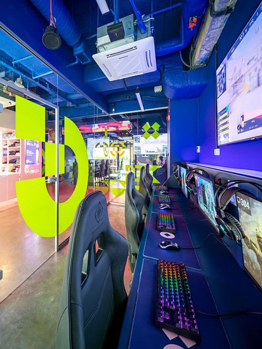 Basestack gaming centre at Lodz Rewolucji