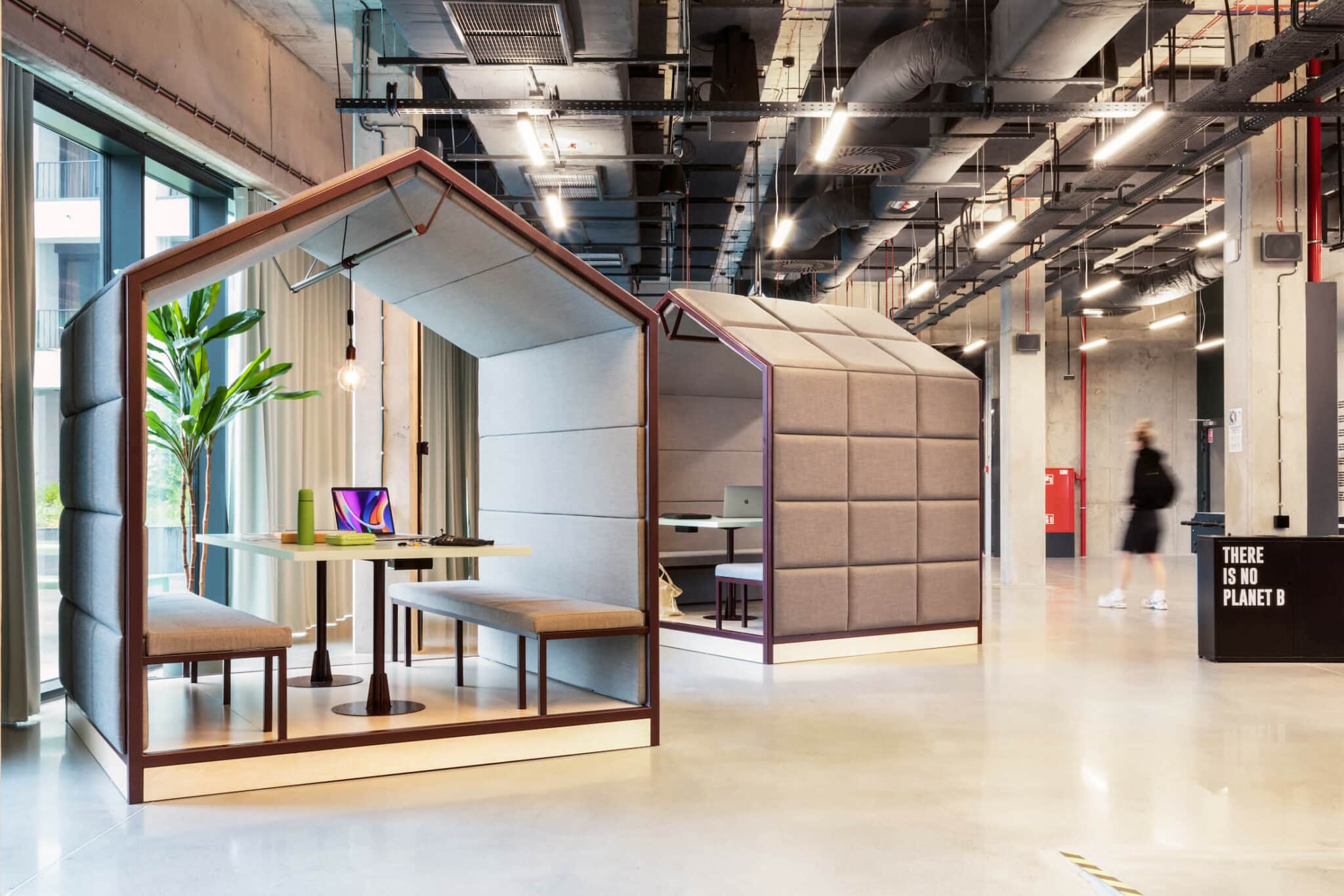 co working pods in the study area at Basecamp Łódź Rembielińskiego Student housing